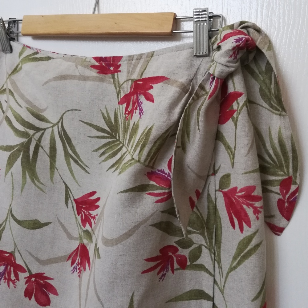 Liz Claiborne Linen Midi Skirt - Picture 3 of 8
